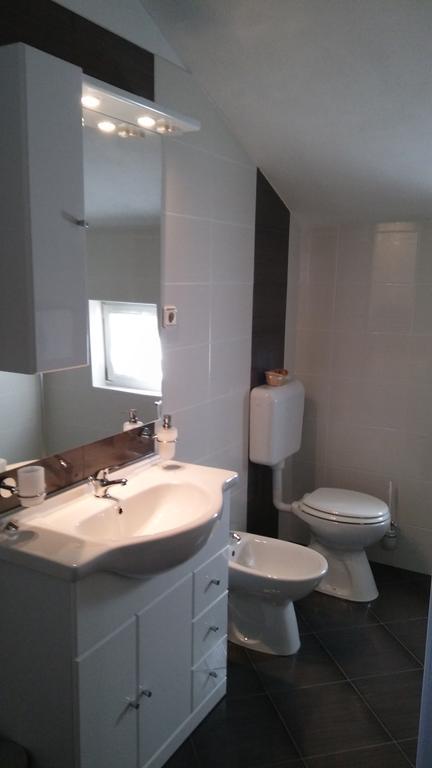 Apartman "Anna" Брибир Екстериор снимка